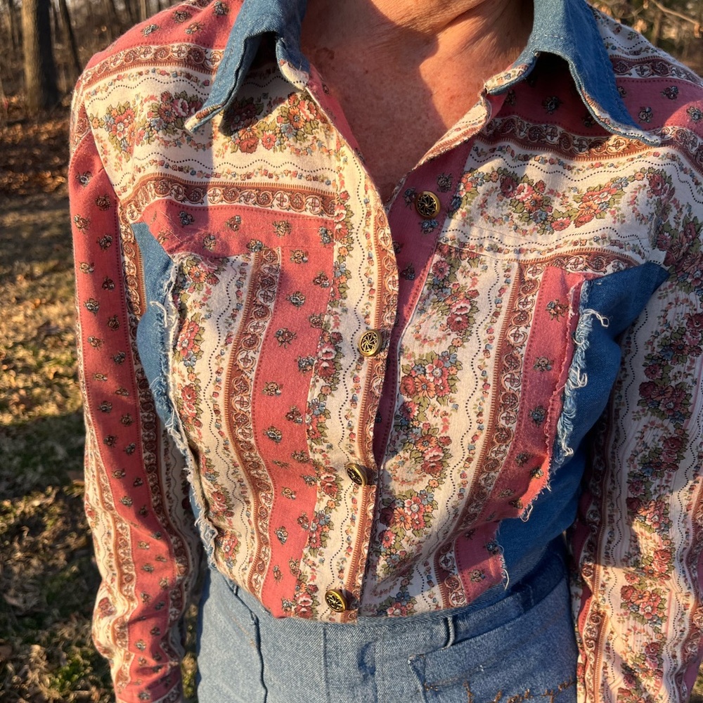 Vintage 1970’s Floral Patchwork Denim Western Shirt - Sz Small - Picture 14 of 14